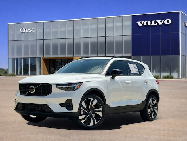 2026 Volvo XC40 B5 Plus SUV