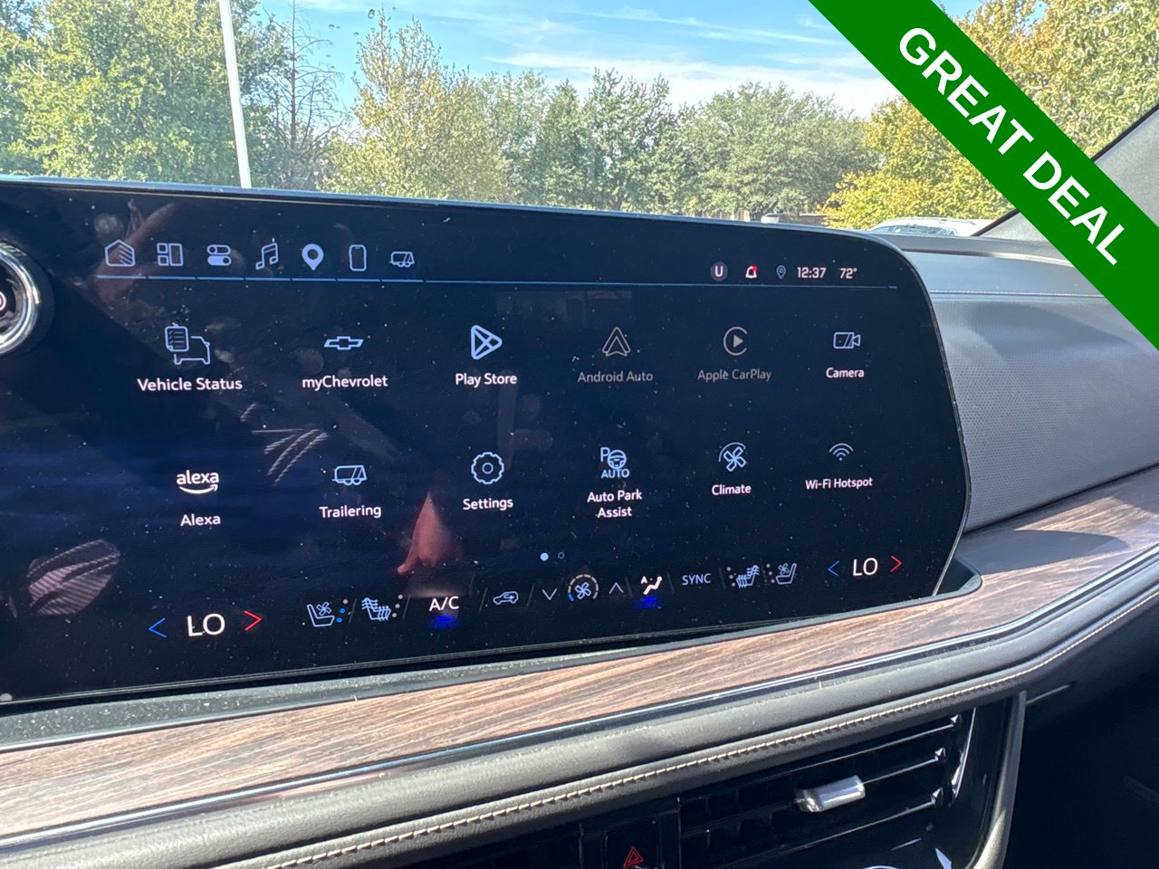 2025 Chevrolet Suburban Premier - Photo 22