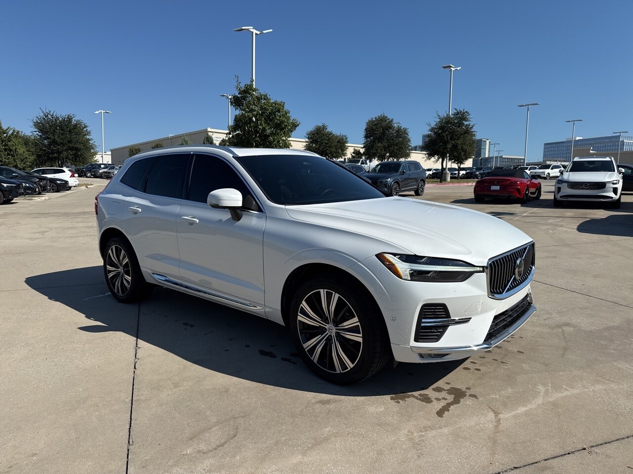 2023 Volvo XC60 B5 Plus photo 3