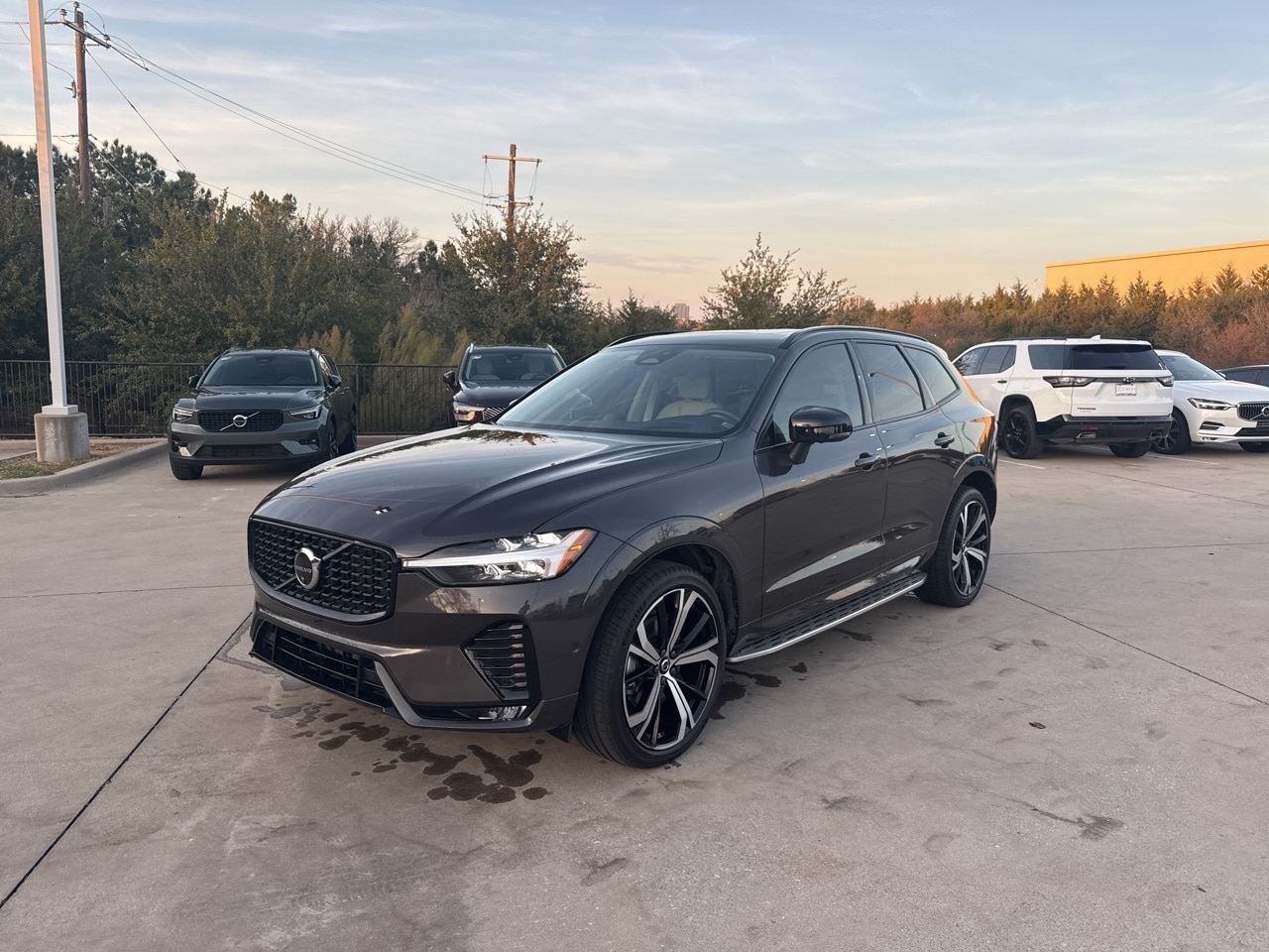 2023 Volvo XC60 Ultimate's photo