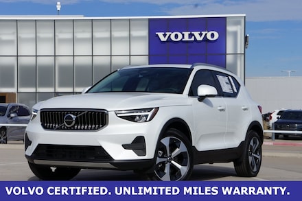 2025 Volvo XC40 B5 Core Bright Theme SUV