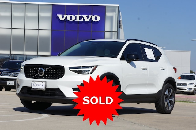 2023 Volvo XC40 B5 Plus Dark Theme SUV