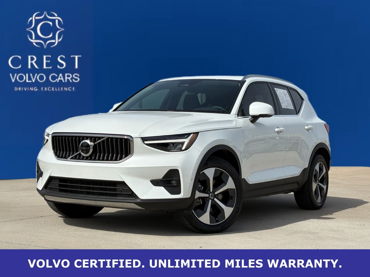 2025 Volvo XC40 B5 Plus Bright Theme AWD
