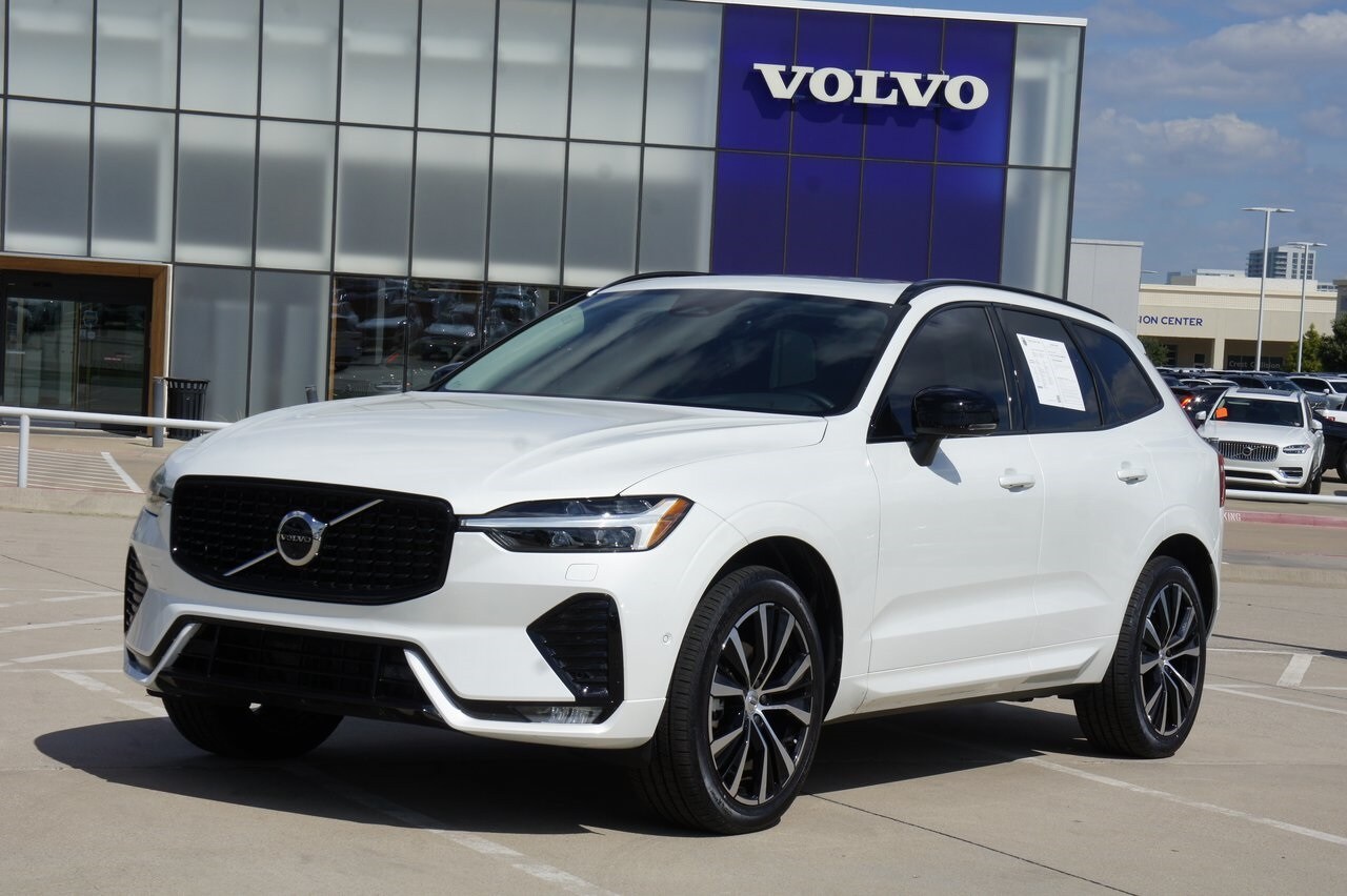 2025 Volvo XC60 B5 Plus photo 2