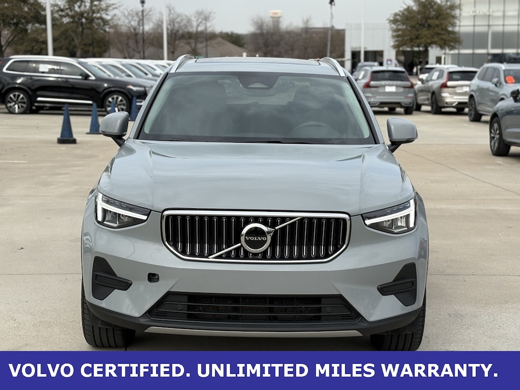 Certified 2025 Volvo XC40 B5 AWD SUV
