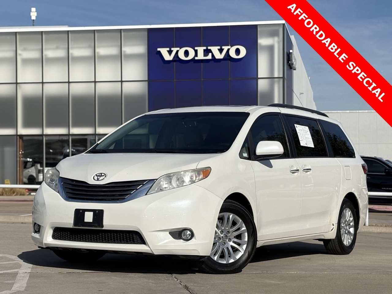 2017 Toyota Sienna XLE