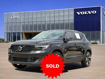 2024 Volvo XC40 B5 Plus Dark Theme SUV
