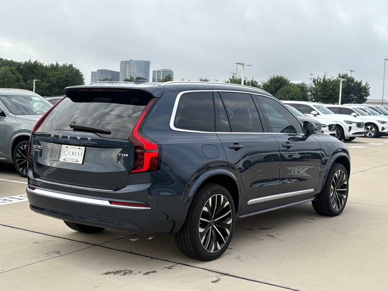 2026 Volvo XC90 T8 Plus photo 4