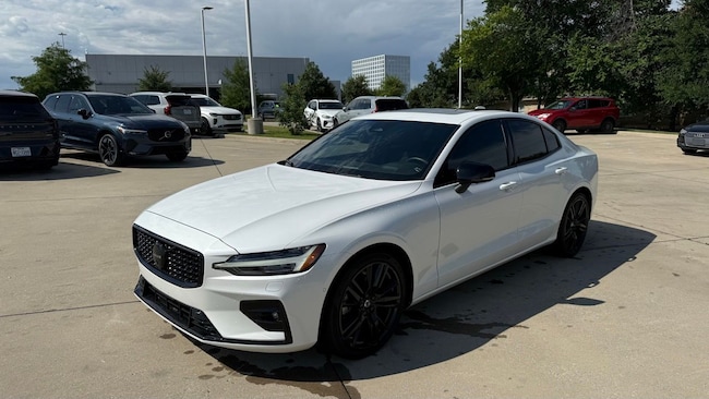 2024 Volvo S60 B5 Plus Black Edition Sedan