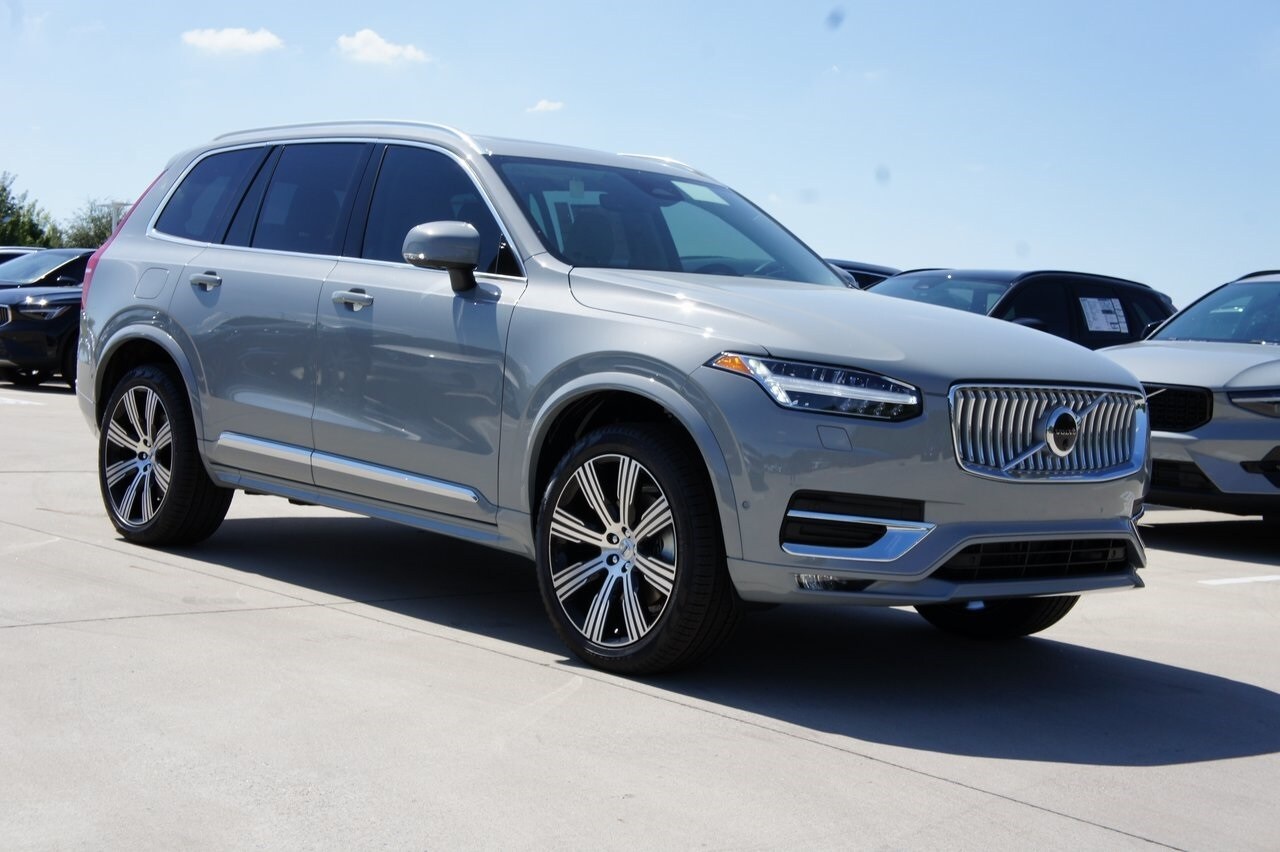 2025 Volvo XC90 Plus photo 3