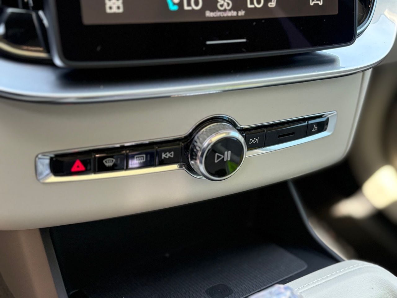 2026 Volvo XC90 Ultra - Photo 15