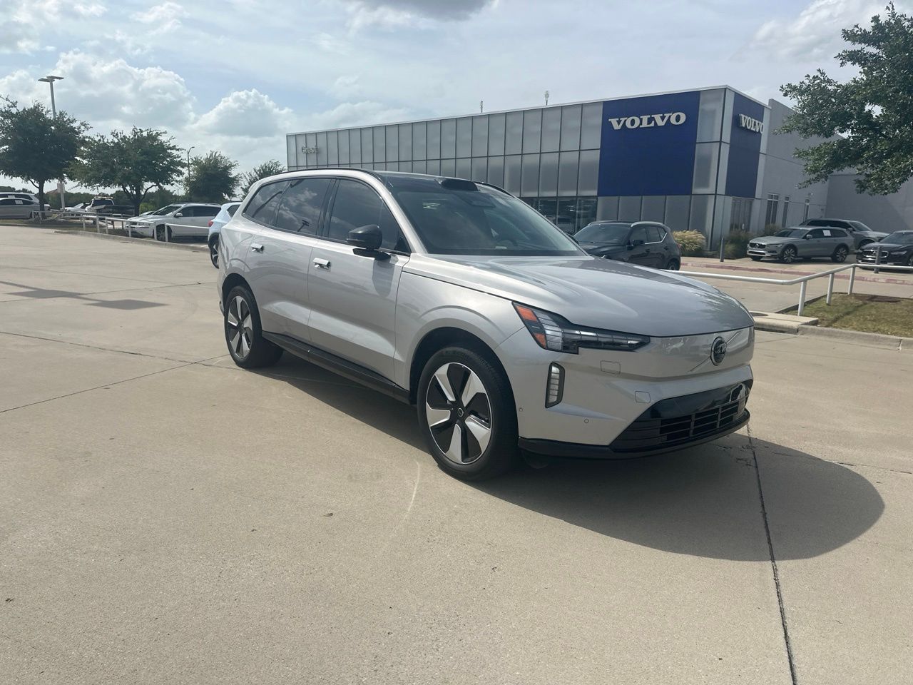 Used 2025 Volvo EX90 Plus with VIN 7JDEV3KK8SG006900 for sale in Frisco, TX