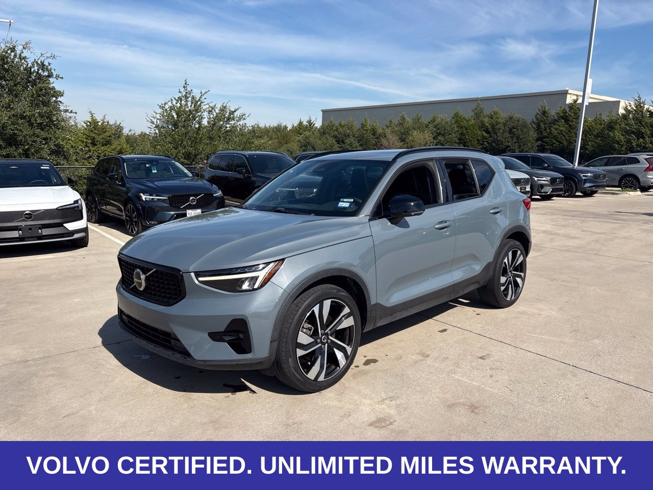 2023 Volvo XC40