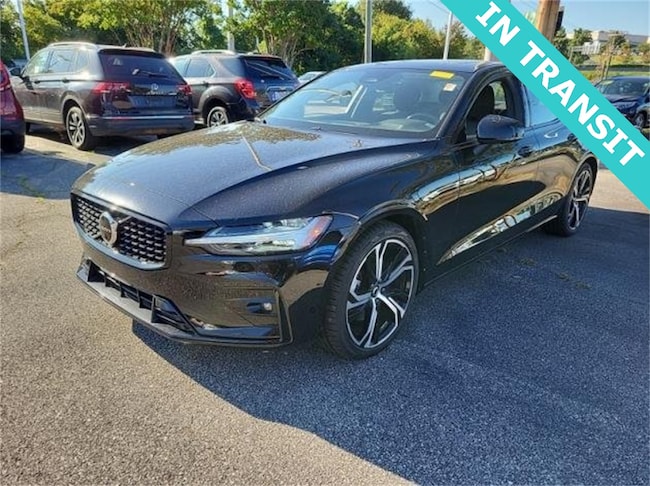 2024 Volvo S60 AWD Plus Dark Theme Sedan