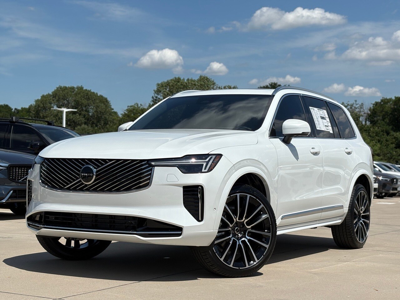 2026 Volvo XC90 photo 2