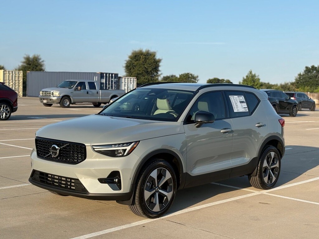 Certified 2026 Volvo XC40 B5 Plus SUV