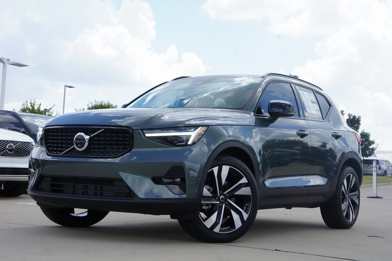 2026 Volvo XC40 Plus's photo