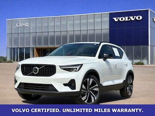 2025 Volvo XC40 B5 Plus Dark Theme SUV