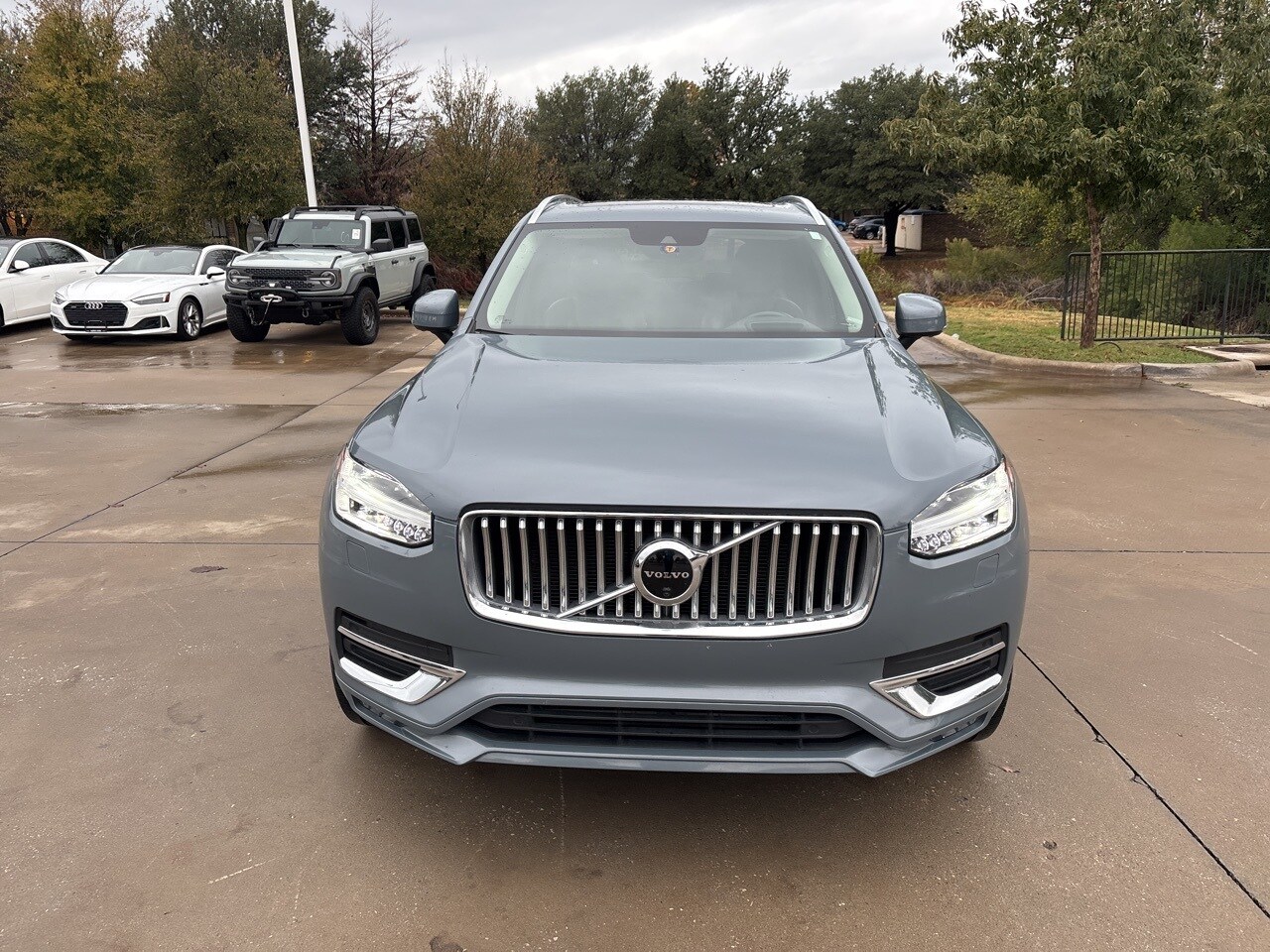 2022 Volvo XC90 T6 Inscription photo 2