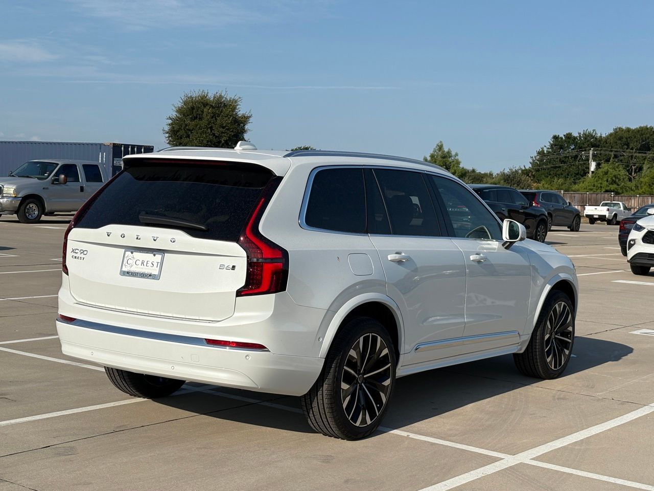2026 Volvo XC90 Plus - Photo 6