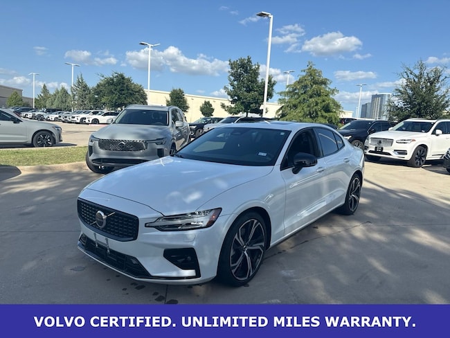2024 Volvo S60 B5 Core Dark Theme's photo