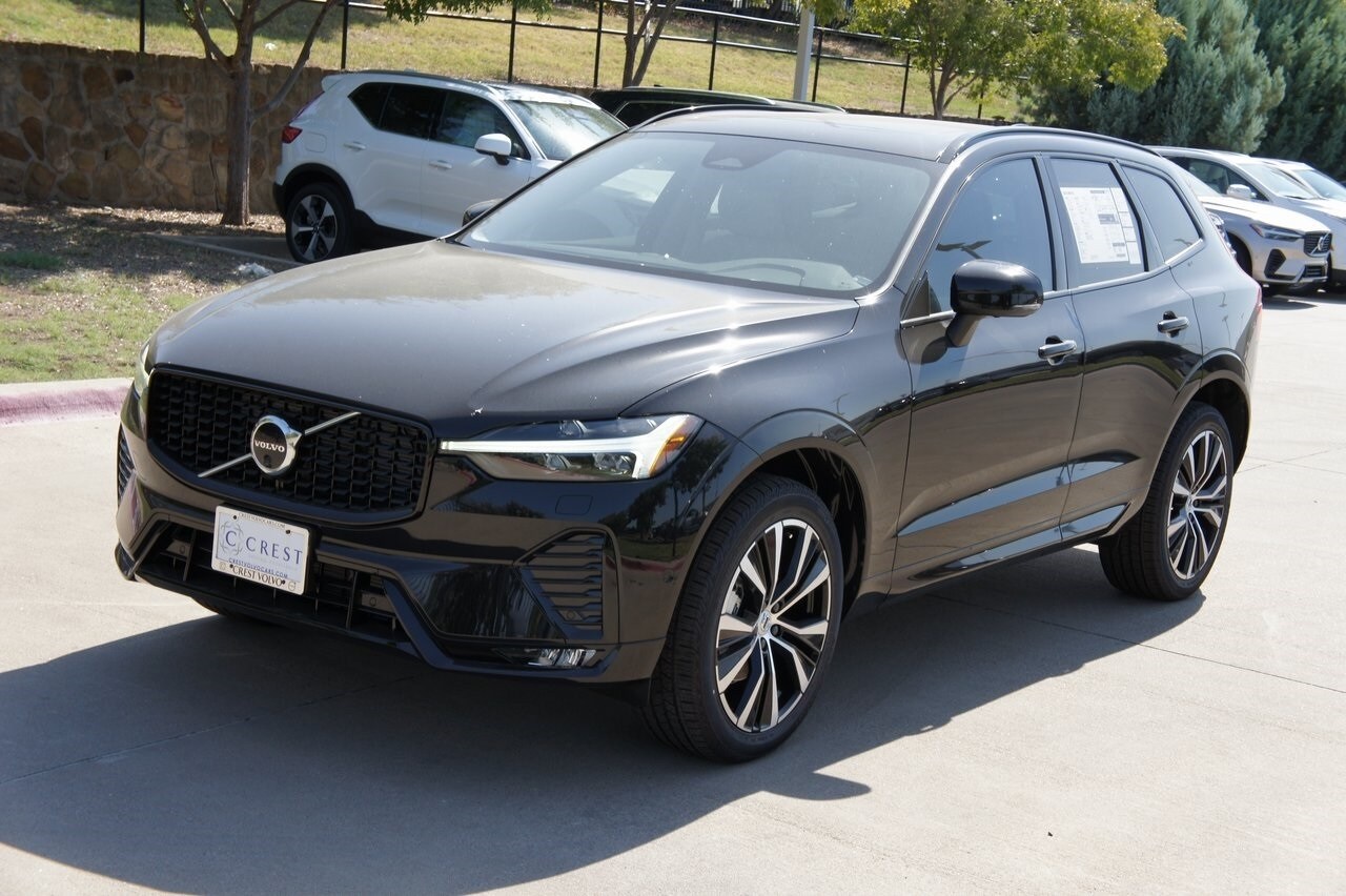 2025 Volvo XC60 B5 Plus photo 2