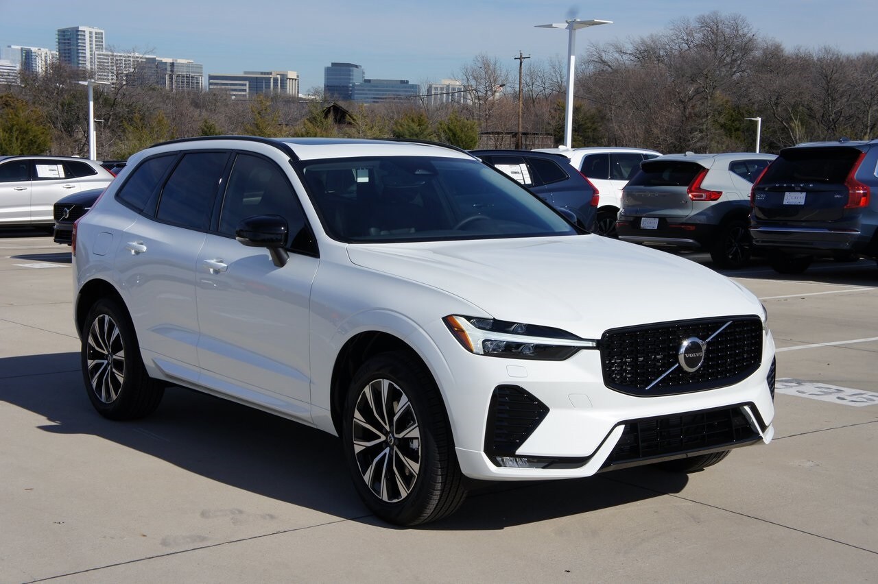 2025 Volvo XC60 B5 Core photo 3
