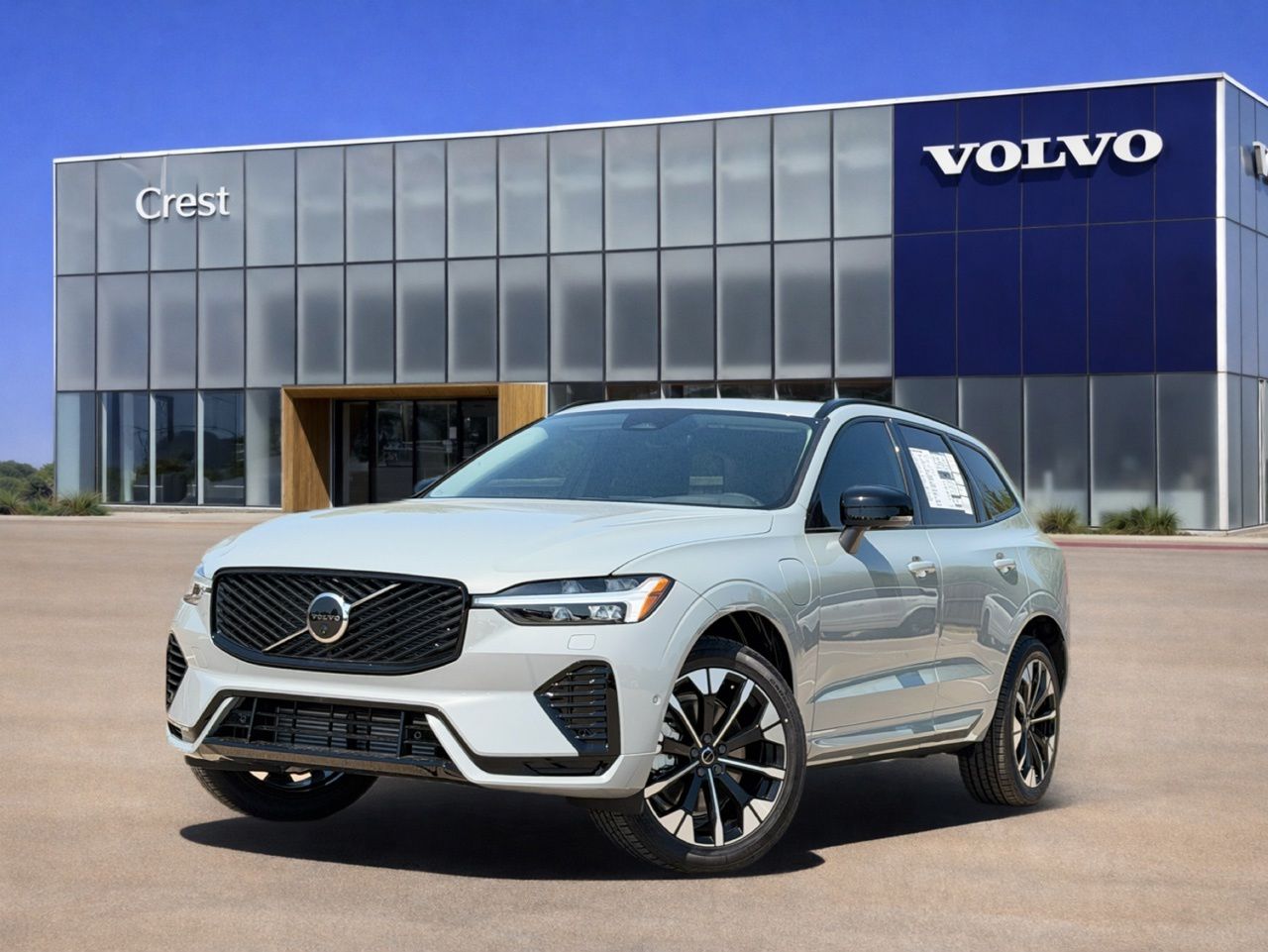 New 2026 Volvo XC60 plug-in hybrid T8 Plus