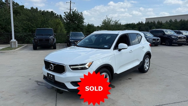 2019 Volvo XC40 T5 Momentum AWD's photo