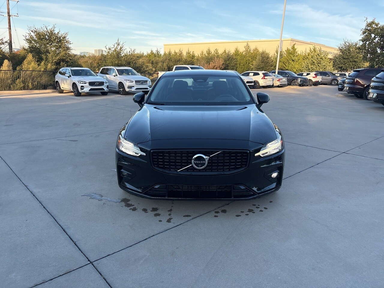 2024 Volvo S60 Ultimate photo 2