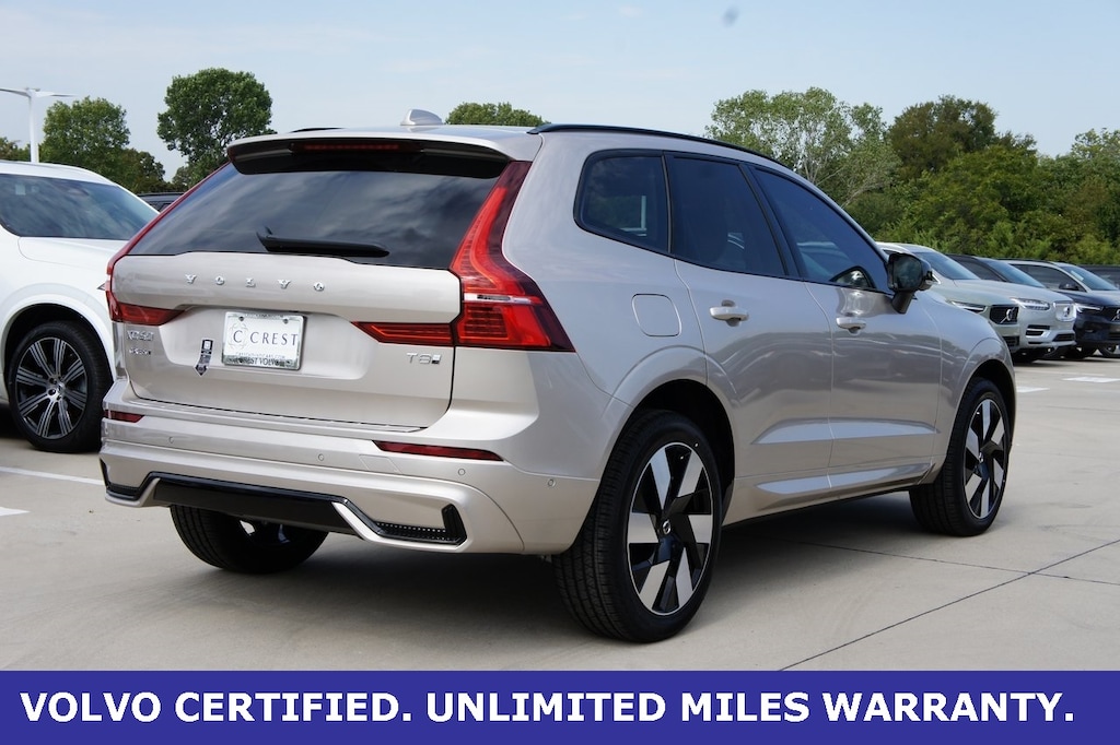 New 2025 Volvo XC60 plug-in hybrid T8 Plus SUV