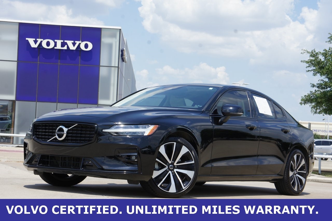 2022 Volvo S60 B5 Momentum