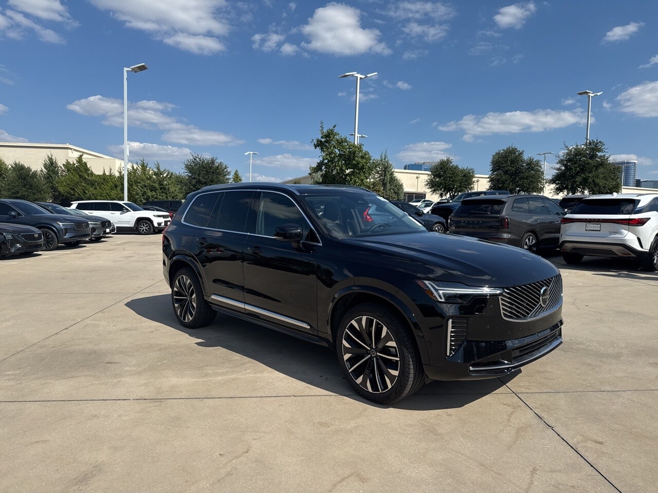 2025 Volvo XC90 Plus photo 3