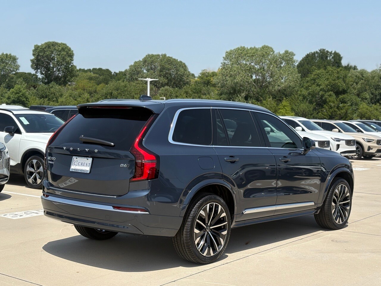 2026 Volvo XC90 Plus photo 3