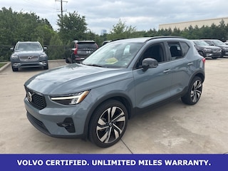 2023 Volvo XC40 B5 Plus Dark Theme SUV