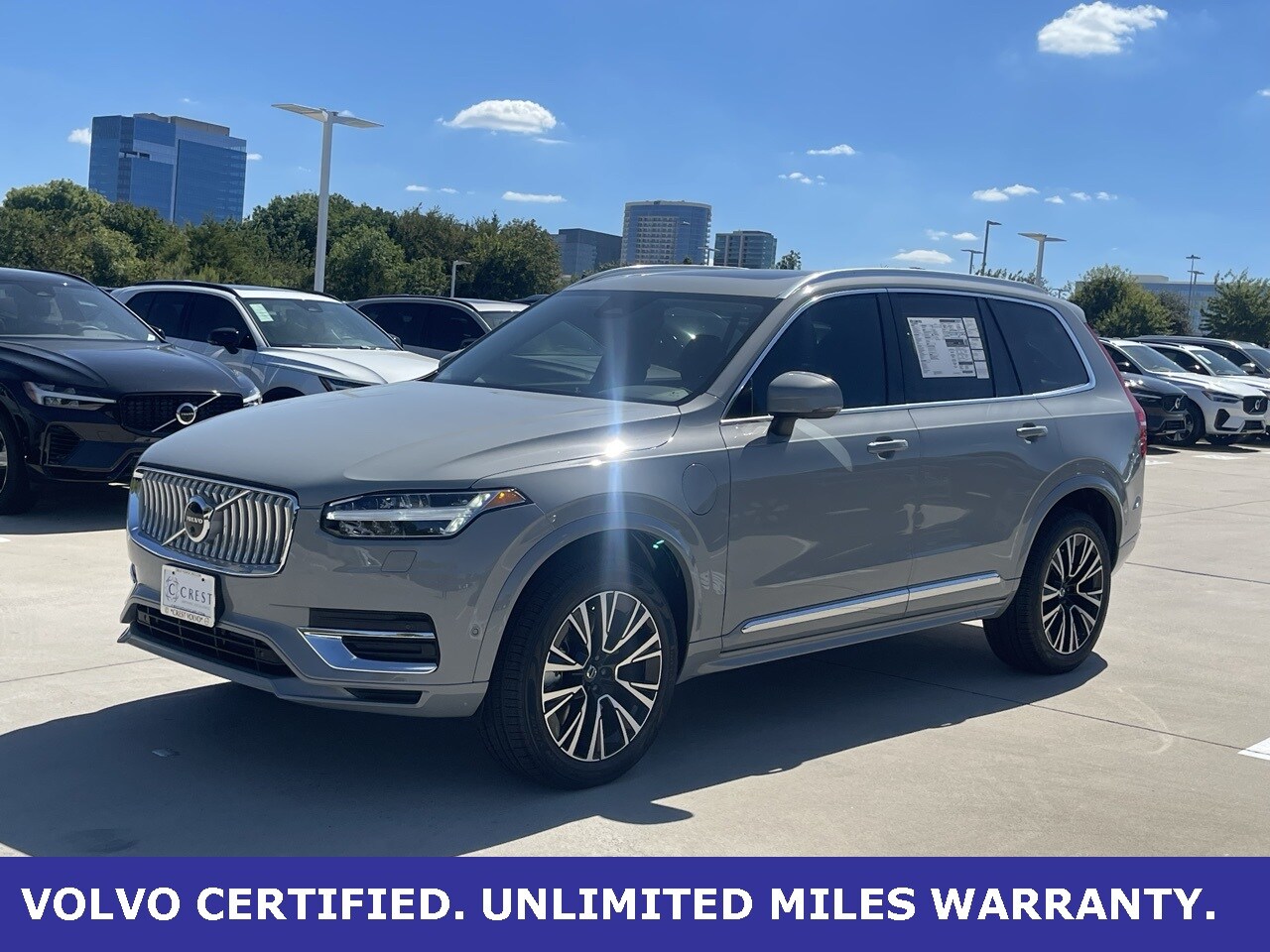 2025 Volvo XC90 T8 Plus photo 2