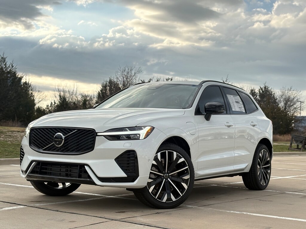 New 2026 Volvo XC60 plug-in hybrid T8 Ultra SUV