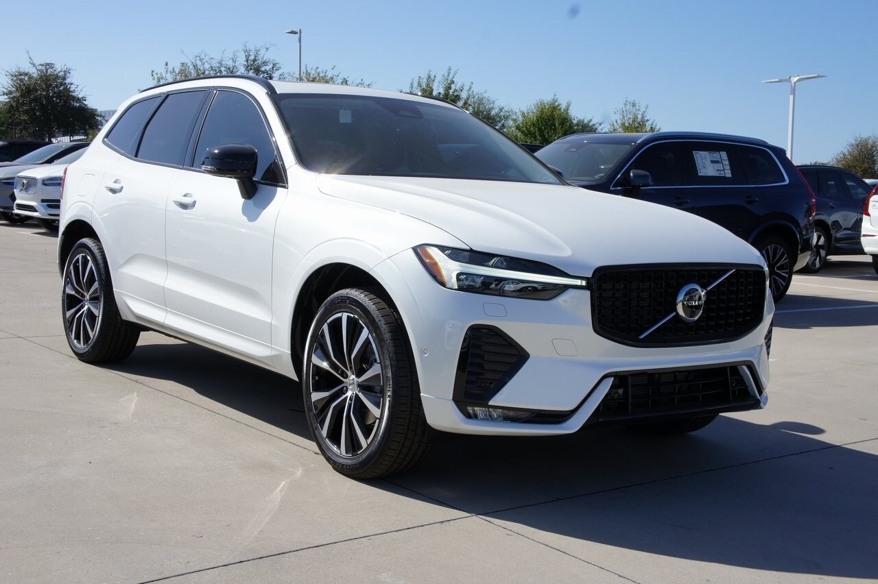 2025 Volvo XC60 B5 Plus photo 3