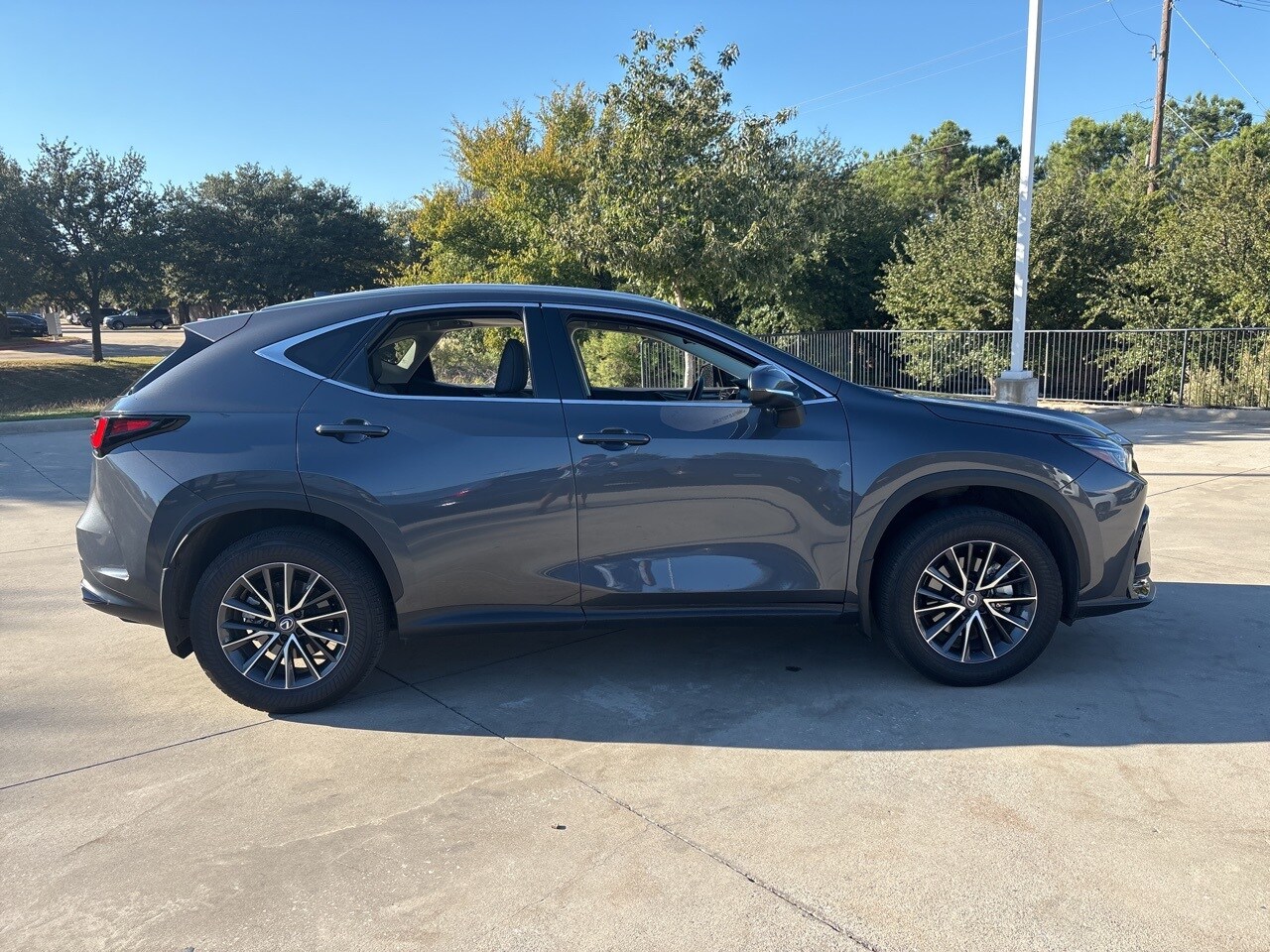 2024 Lexus NX 250 Premium photo 4