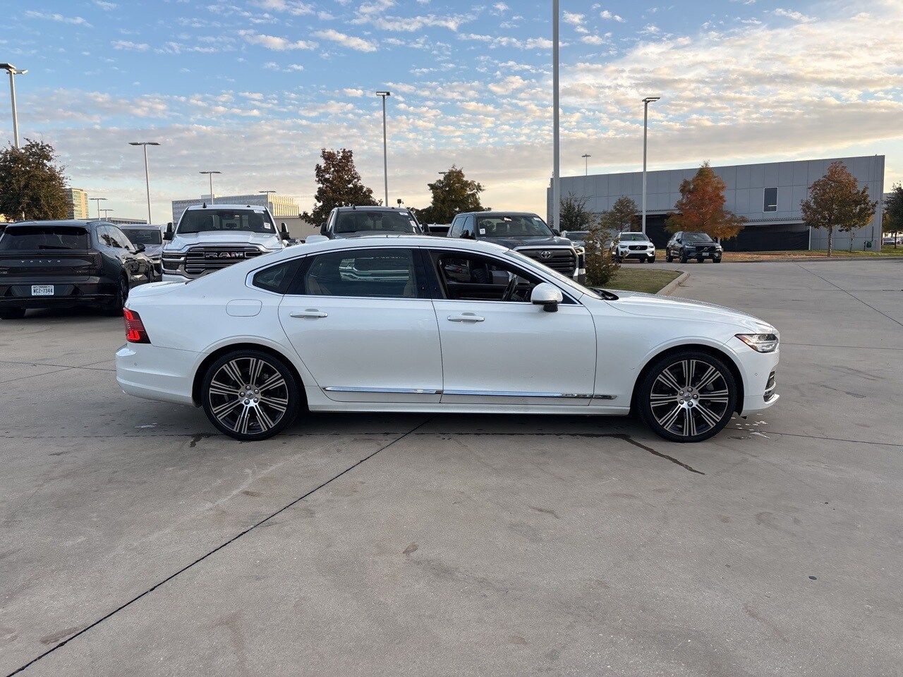 2022 Volvo S90 Inscription photo 4