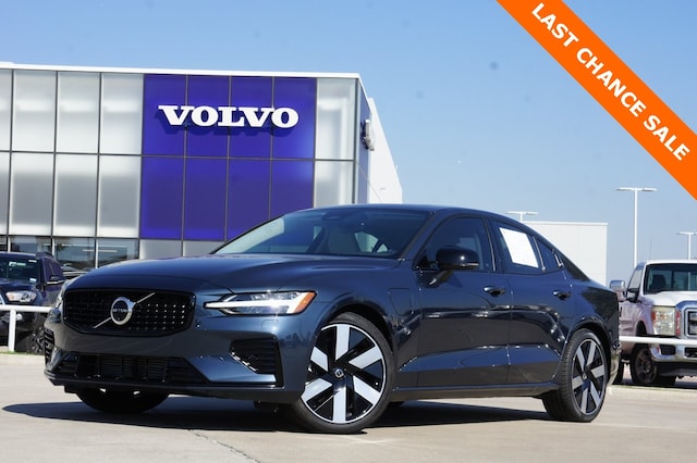 2024 Volvo S60 Recharge Plug-In Hybrid T8 Plus Dark Theme Sedan