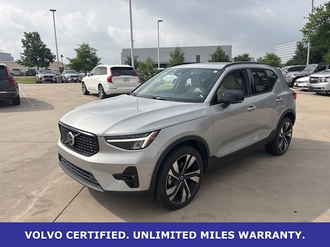 2023 Volvo XC40 B5 Plus Dark Theme SUV