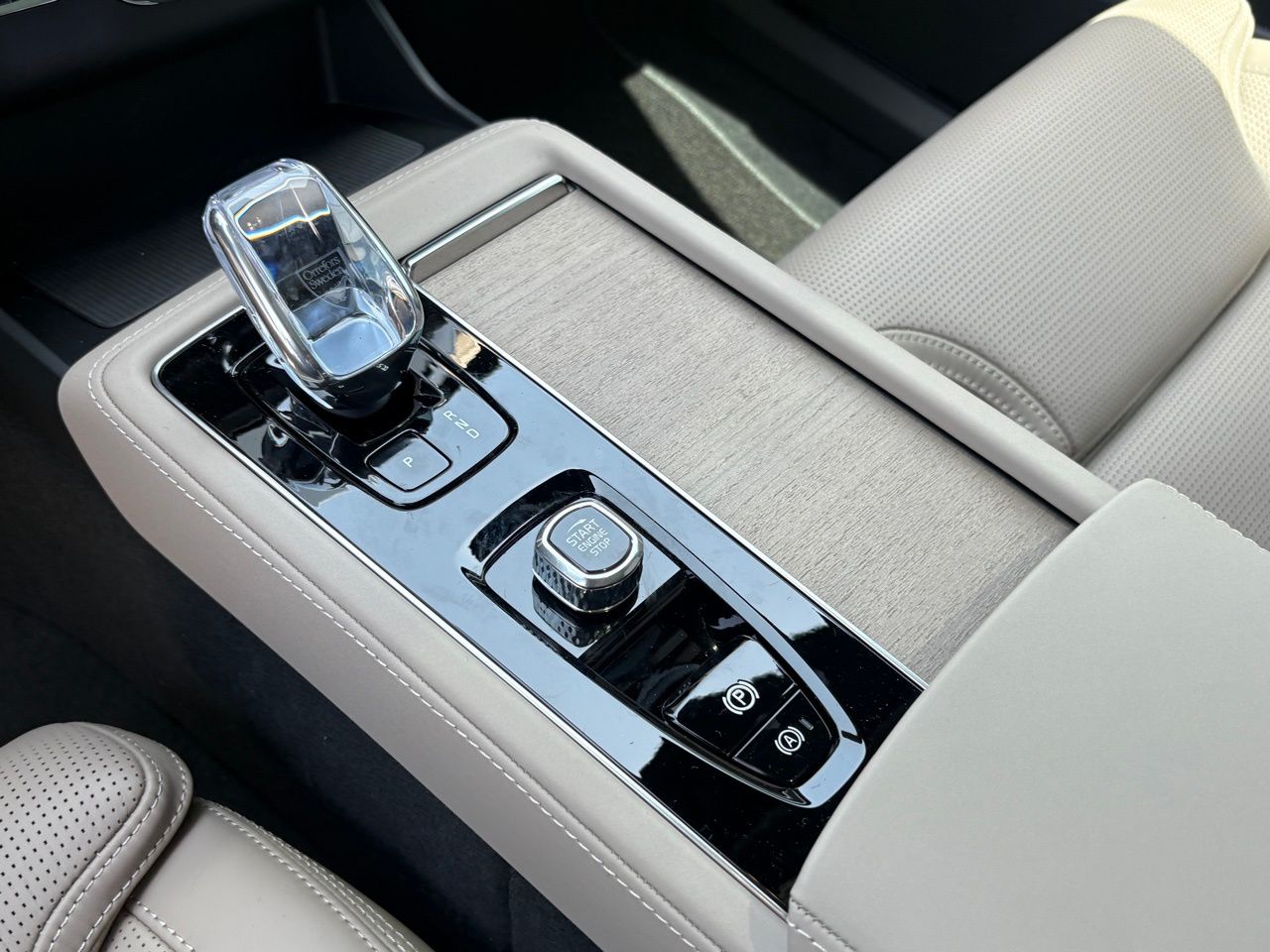 2026 Volvo XC90 Ultra - Photo 12