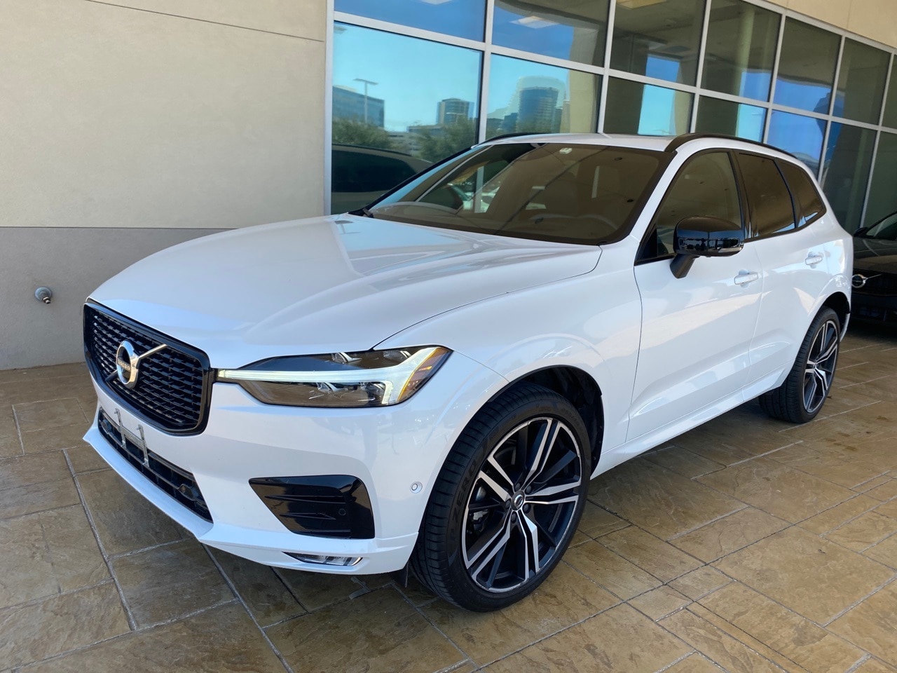 Used 2021 Volvo XC60 R-Design with VIN YV4102RM9M1823352 for sale in Frisco, TX