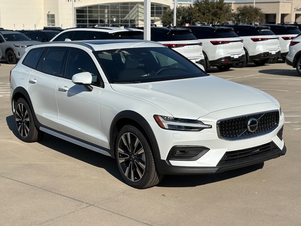 New 2026 Volvo V60 Cross Country B5 Ultra Wagon
