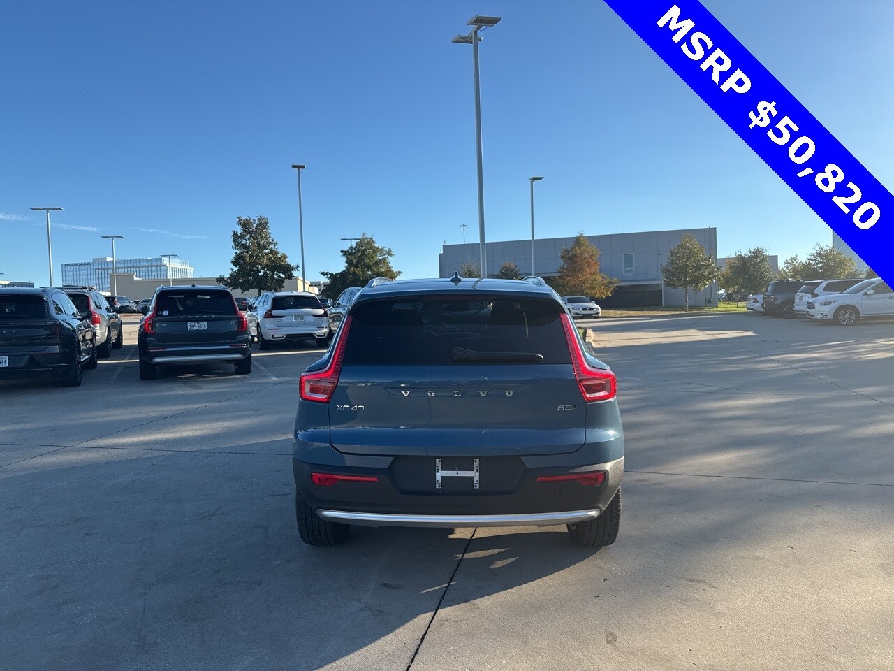 2023 Volvo XC40 Ultimate photo 4