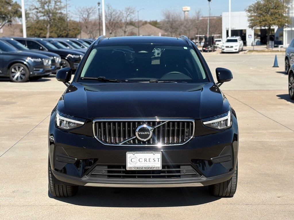 Certified 2025 Volvo XC40 B5 AWD SUV