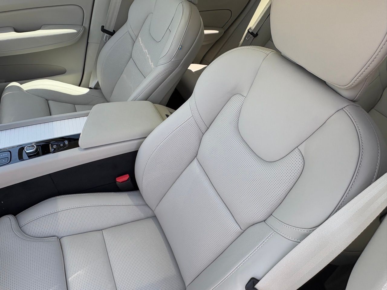 2026 Volvo XC60 Ultra - Photo 19