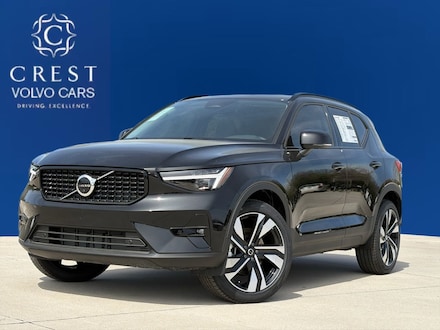 2026 Volvo XC40 B4 Plus FWD SUV