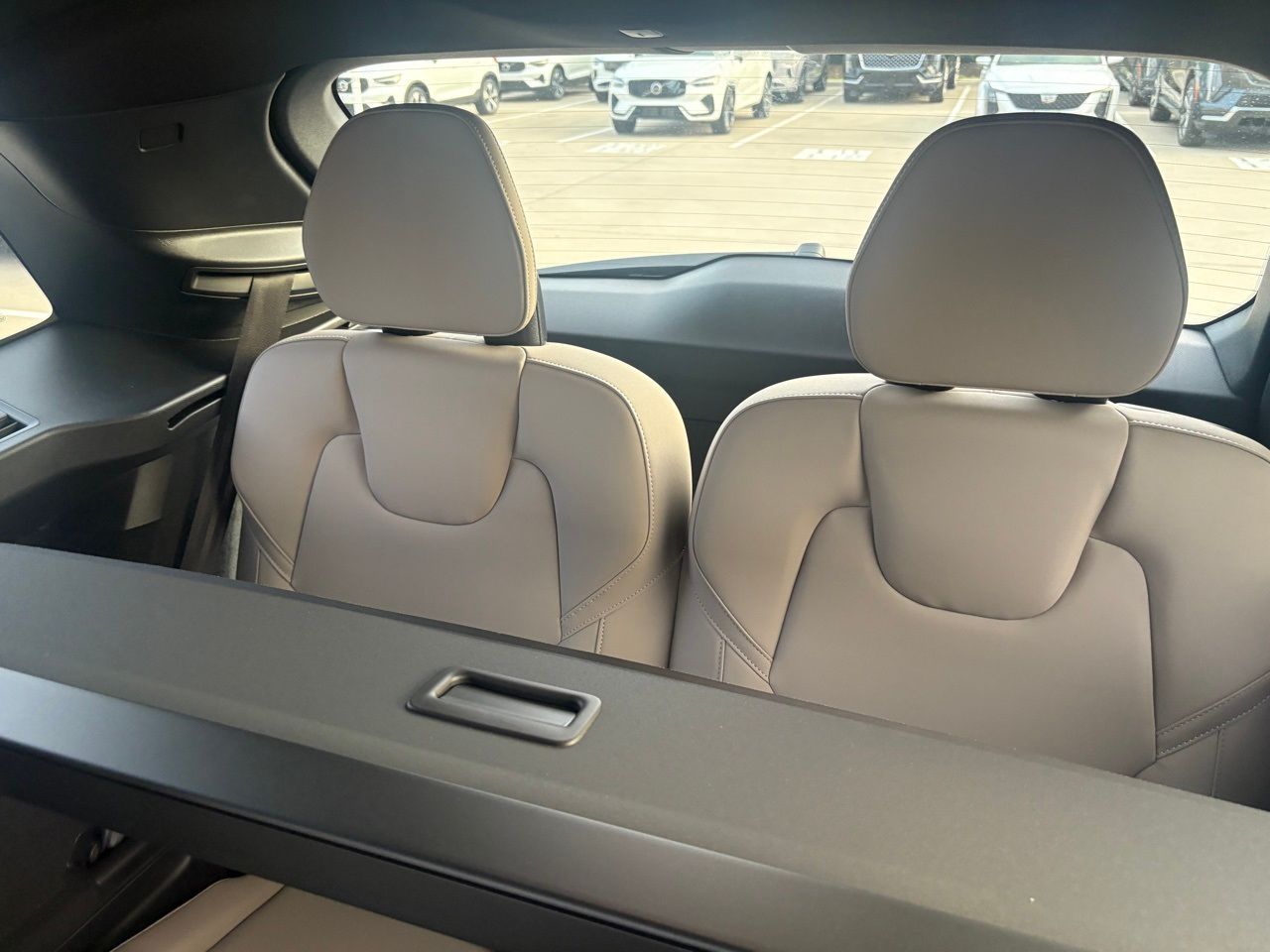 2026 Volvo XC90 Plus - Photo 24